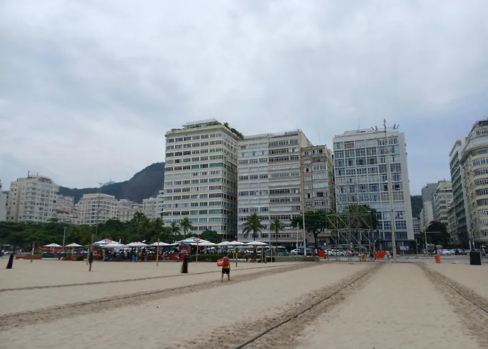 Quarto Em Frente A Praia Com Banheiro Privativo Num Apartamento Compartilhado - Room With Private Bathroom In A Shared Apartment Rio de Janeiro